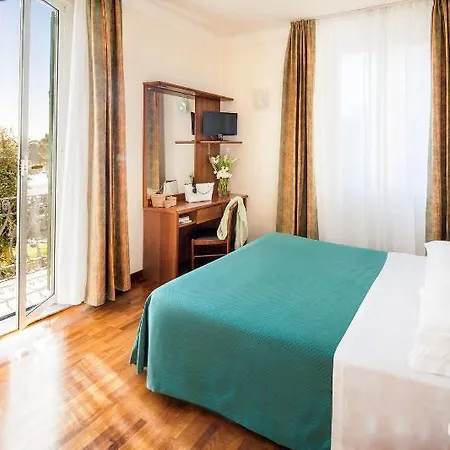 Riviera Отель 3*