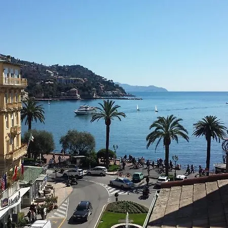 Riviera Hotel 3*