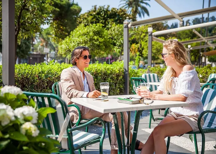 Отель Riviera 3*